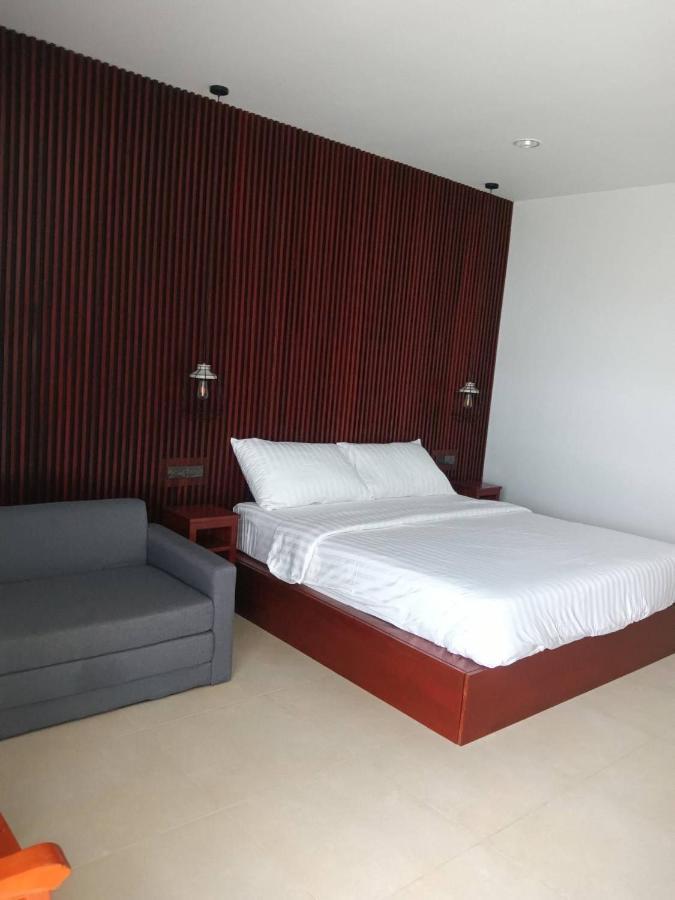 Beach House By Rose Massage Nai Thon Beach Esterno foto