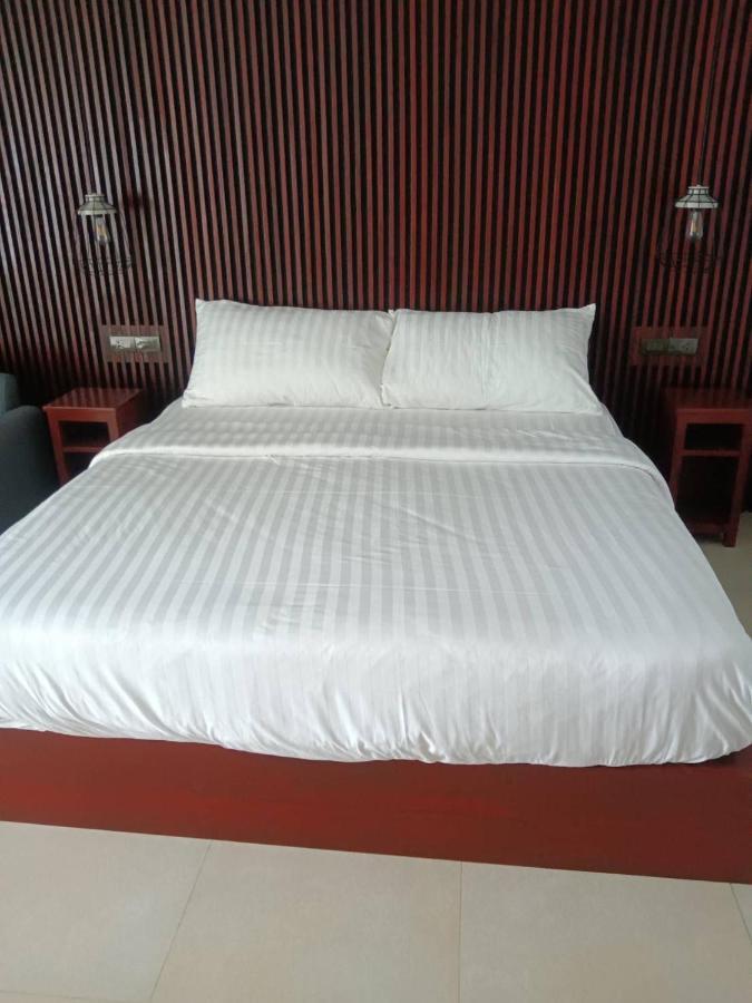 Beach House By Rose Massage Nai Thon Beach Esterno foto